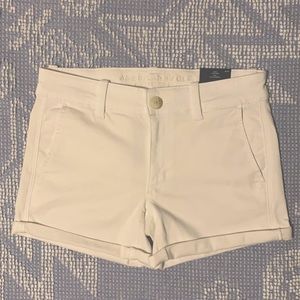 Twill American Eagle white midi shorts